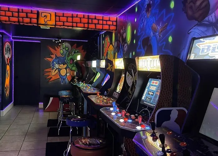 New By O'hare Airport With Indoor Pool, Sauna, And Arcade Bensenville