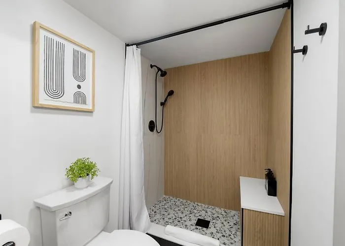 New By O'hare Airport With Indoor Pool, Sauna, And Arcade Bensenville