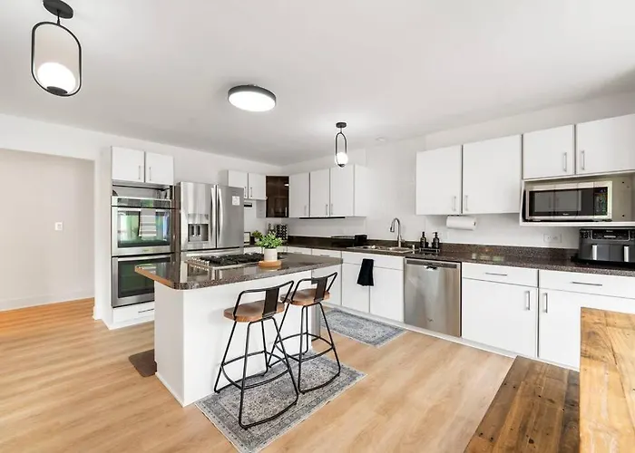 New By O'hare Airport With Indoor Pool, Sauna, And Arcade * Bensenville