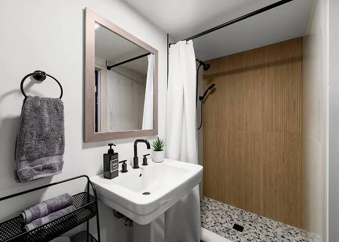 Сasa de vacaciones New By O'hare Airport With Indoor Pool, Sauna, And Arcade Bensenville