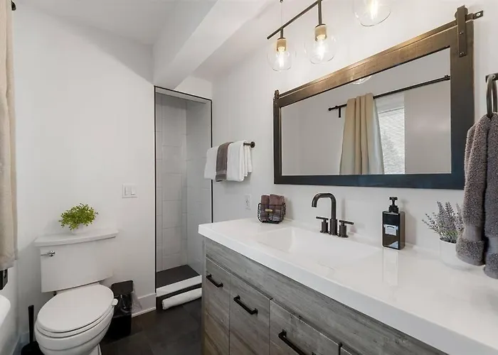 Сasa de vacaciones New By O'hare Airport With Indoor Pool, Sauna, And Arcade Bensenville