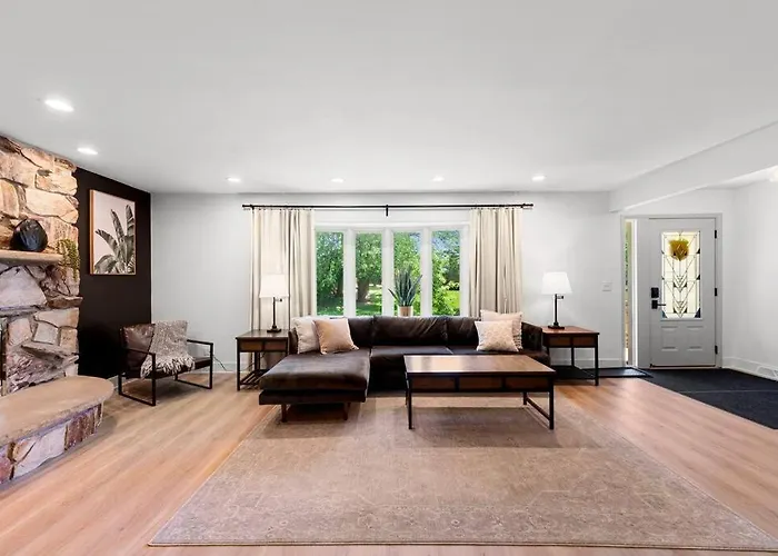 New By O'hare Airport With Indoor Pool, Sauna, And Arcade * Bensenville