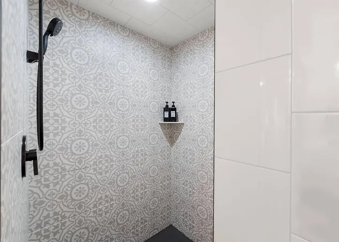 New By O'hare Airport With Indoor Pool, Sauna, And Arcade Bensenville